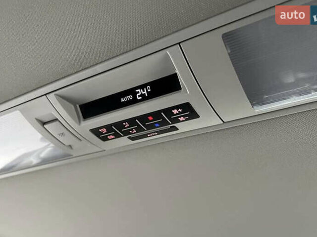 Черный Фольксваген Мультиван, объемом двигателя 2 л и пробегом 104 тыс. км за 50000 $, фото 5 на Automoto.ua