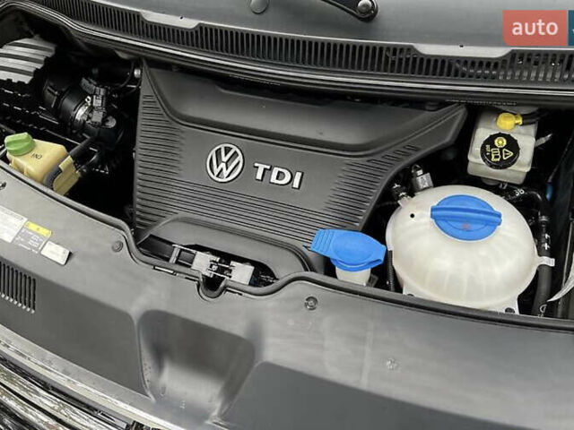 Черный Фольксваген Мультиван, объемом двигателя 2 л и пробегом 104 тыс. км за 50000 $, фото 18 на Automoto.ua