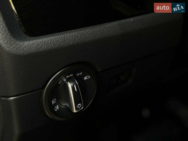 Фольксваген Мультиван 2019 в Киеве на Automoto.ua Черный Фольксваген Мультиван, объемом двигателя 2 л и пробегом 101 тыс. км за 49000 $, фото 20 на Automoto.ua