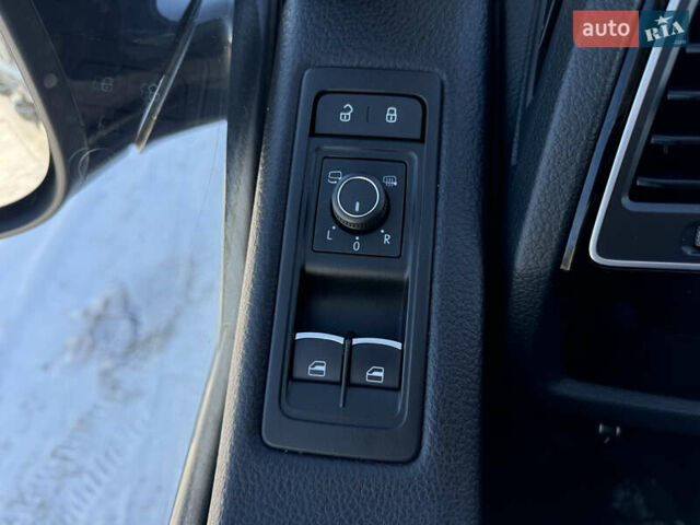 Чорний Фольксваген Мультиван, об'ємом двигуна 1.97 л та пробігом 73 тис. км за 55900 $, фото 130 на Automoto.ua