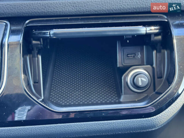 Чорний Фольксваген Мультиван, об'ємом двигуна 1.97 л та пробігом 73 тис. км за 55900 $, фото 124 на Automoto.ua