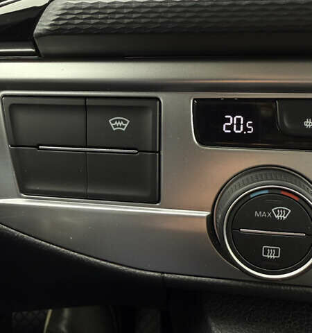 Черный Фольксваген Мультиван, объемом двигателя 1.97 л и пробегом 167 тыс. км за 57000 $, фото 50 на Automoto.ua