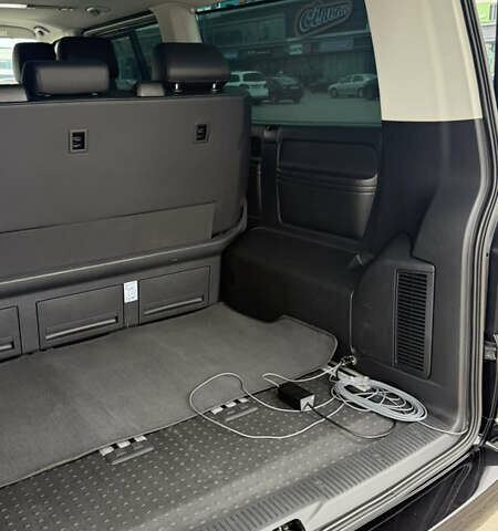 Черный Фольксваген Мультиван, объемом двигателя 1.97 л и пробегом 167 тыс. км за 57000 $, фото 24 на Automoto.ua