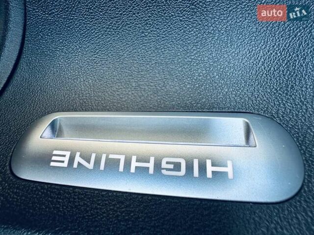 Чорний Фольксваген Мультиван, об'ємом двигуна 1.97 л та пробігом 72 тис. км за 63800 $, фото 16 на Automoto.ua