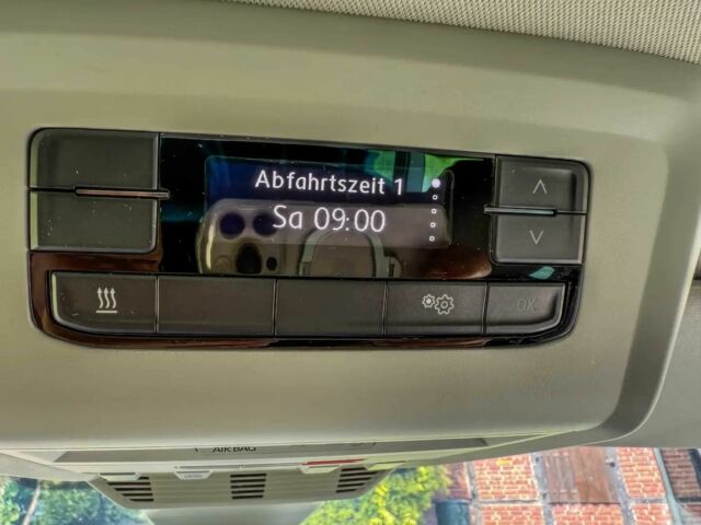 Черный Фольксваген Мультиван, объемом двигателя 2 л и пробегом 41 тыс. км за 38000 $, фото 6 на Automoto.ua