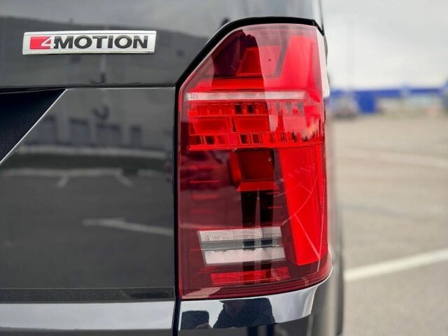 Черный Фольксваген Мультиван, объемом двигателя 2 л и пробегом 106 тыс. км за 64000 $, фото 12 на Automoto.ua