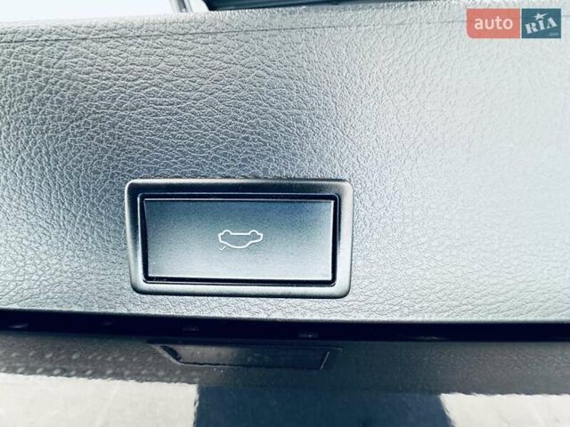 Чорний Фольксваген Мультиван, об'ємом двигуна 1.97 л та пробігом 72 тис. км за 63800 $, фото 17 на Automoto.ua