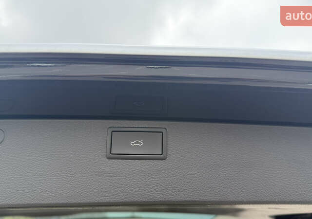 Черный Фольксваген Мультиван, объемом двигателя 1.97 л и пробегом 167 тыс. км за 57000 $, фото 26 на Automoto.ua