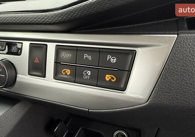 Черный Фольксваген Мультиван, объемом двигателя 1.97 л и пробегом 170 тыс. км за 56500 $, фото 22 на Automoto.ua