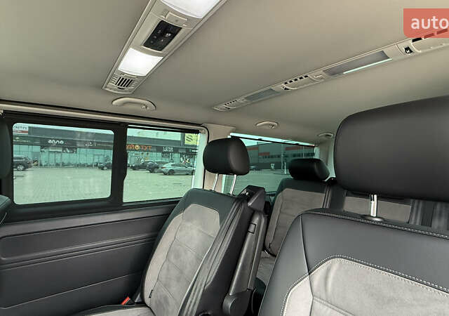 Черный Фольксваген Мультиван, объемом двигателя 1.97 л и пробегом 170 тыс. км за 56500 $, фото 28 на Automoto.ua