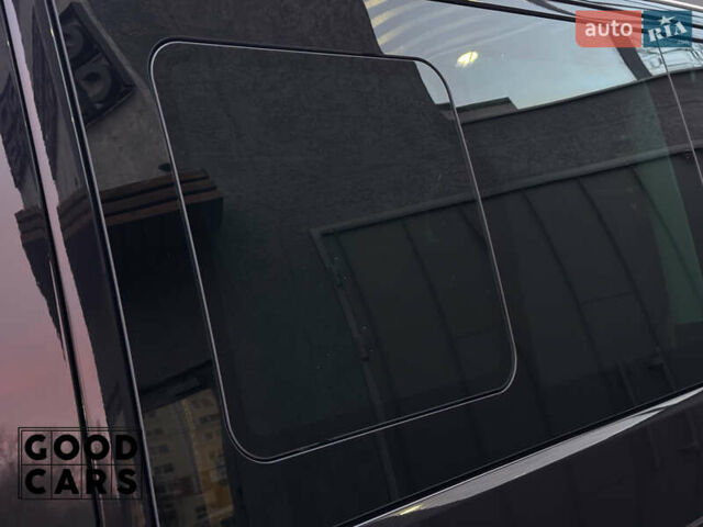 Черный Фольксваген Мультиван, объемом двигателя 1.97 л и пробегом 119 тыс. км за 55000 $, фото 17 на Automoto.ua