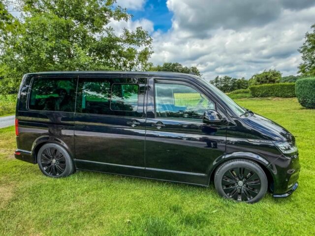 Черный Фольксваген Мультиван, объемом двигателя 2 л и пробегом 41 тыс. км за 38000 $, фото 2 на Automoto.ua