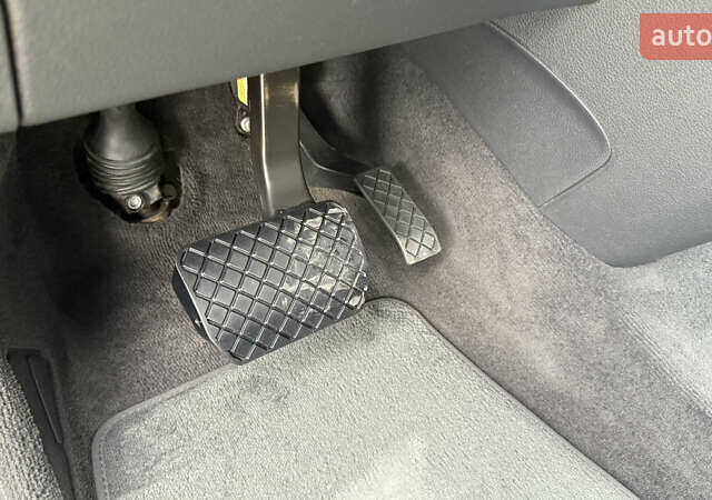 Черный Фольксваген Мультиван, объемом двигателя 1.97 л и пробегом 170 тыс. км за 56500 $, фото 41 на Automoto.ua