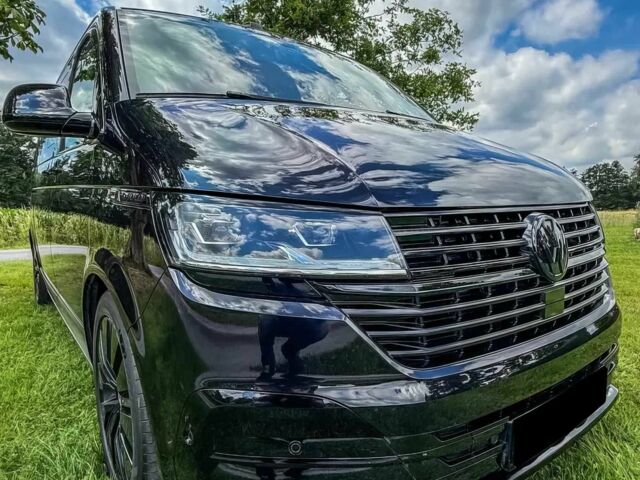 Черный Фольксваген Мультиван, объемом двигателя 2 л и пробегом 41 тыс. км за 38000 $, фото 1 на Automoto.ua