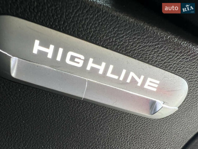 Черный Фольксваген Мультиван, объемом двигателя 1.97 л и пробегом 70 тыс. км за 74900 $, фото 31 на Automoto.ua