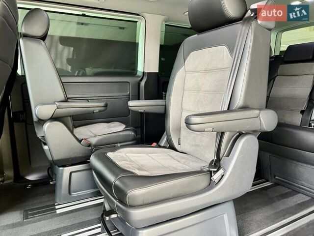 Черный Фольксваген Мультиван, объемом двигателя 1.97 л и пробегом 70 тыс. км за 74900 $, фото 20 на Automoto.ua