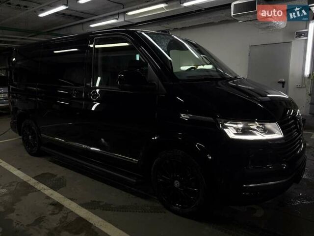Чорний Фольксваген Мультиван, об'ємом двигуна 2 л та пробігом 151 тис. км за 55200 $, фото 35 на Automoto.ua