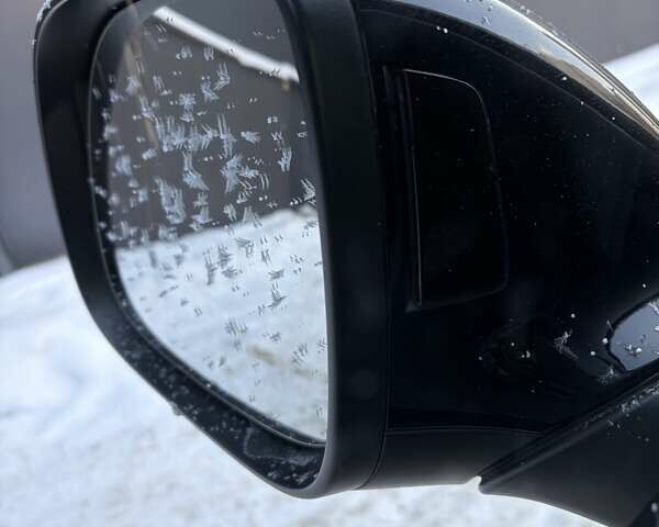 Черный Фольксваген Мультиван, объемом двигателя 2 л и пробегом 151 тыс. км за 55222 $, фото 26 на Automoto.ua