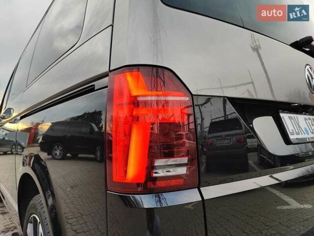 Черный Фольксваген Мультиван, объемом двигателя 2 л и пробегом 59 тыс. км за 73500 $, фото 56 на Automoto.ua