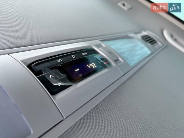 Черный Фольксваген Мультиван, объемом двигателя 2 л и пробегом 151 тыс. км за 55200 $, фото 22 на Automoto.ua