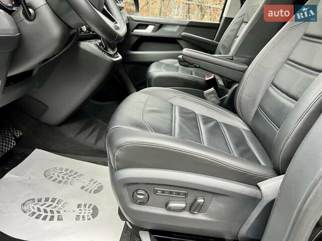 Черный Фольксваген Мультиван, объемом двигателя 1.97 л и пробегом 60 тыс. км за 79800 $, фото 17 на Automoto.ua