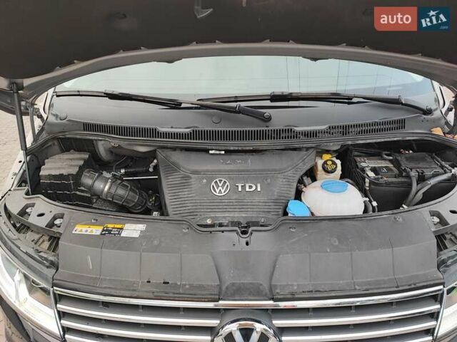 Черный Фольксваген Мультиван, объемом двигателя 2 л и пробегом 59 тыс. км за 73500 $, фото 71 на Automoto.ua