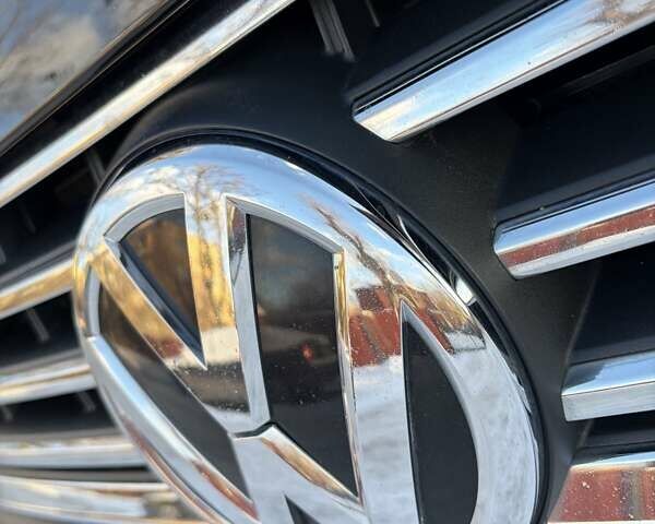 Черный Фольксваген Мультиван, объемом двигателя 2 л и пробегом 151 тыс. км за 55200 $, фото 38 на Automoto.ua