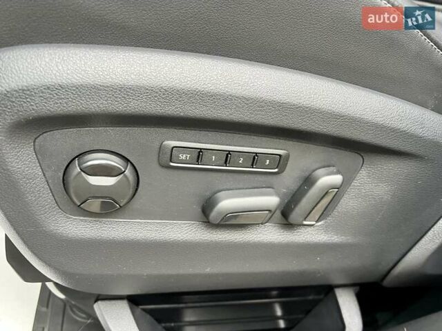 Черный Фольксваген Мультиван, объемом двигателя 1.97 л и пробегом 60 тыс. км за 79800 $, фото 18 на Automoto.ua