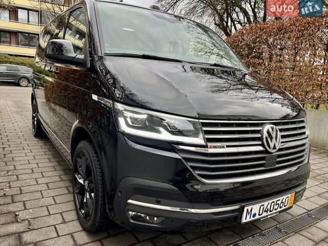 Черный Фольксваген Мультиван, объемом двигателя 1.97 л и пробегом 60 тыс. км за 79800 $, фото 1 на Automoto.ua