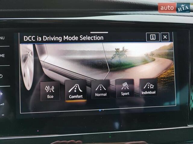 Черный Фольксваген Мультиван, объемом двигателя 2 л и пробегом 59 тыс. км за 73500 $, фото 37 на Automoto.ua