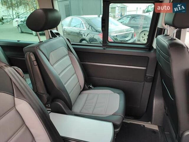 Черный Фольксваген Мультиван, объемом двигателя 2 л и пробегом 59 тыс. км за 73500 $, фото 22 на Automoto.ua