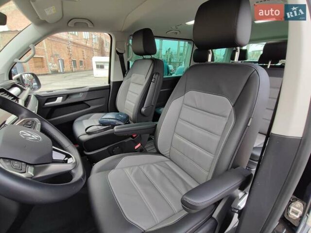 Черный Фольксваген Мультиван, объемом двигателя 2 л и пробегом 59 тыс. км за 73500 $, фото 13 на Automoto.ua