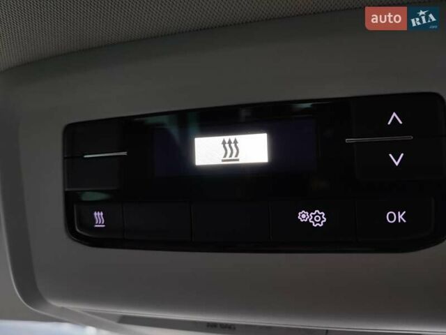 Черный Фольксваген Мультиван, объемом двигателя 2 л и пробегом 59 тыс. км за 73500 $, фото 47 на Automoto.ua