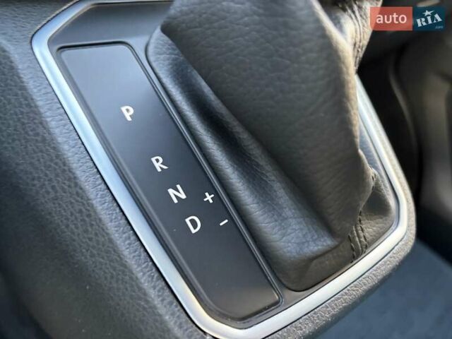 Черный Фольксваген Мультиван, объемом двигателя 2 л и пробегом 151 тыс. км за 55200 $, фото 11 на Automoto.ua