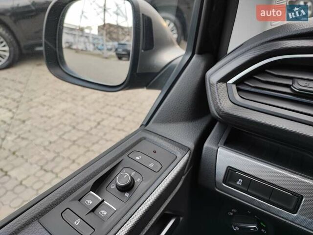 Черный Фольксваген Мультиван, объемом двигателя 2 л и пробегом 59 тыс. км за 73500 $, фото 42 на Automoto.ua