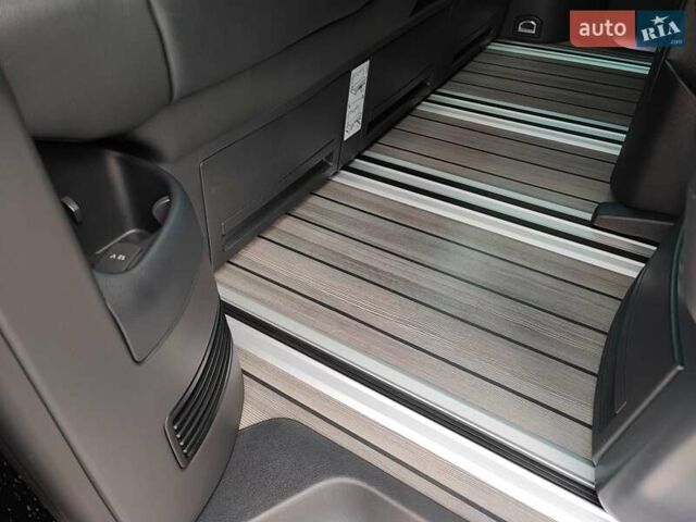 Черный Фольксваген Мультиван, объемом двигателя 2 л и пробегом 59 тыс. км за 73500 $, фото 31 на Automoto.ua