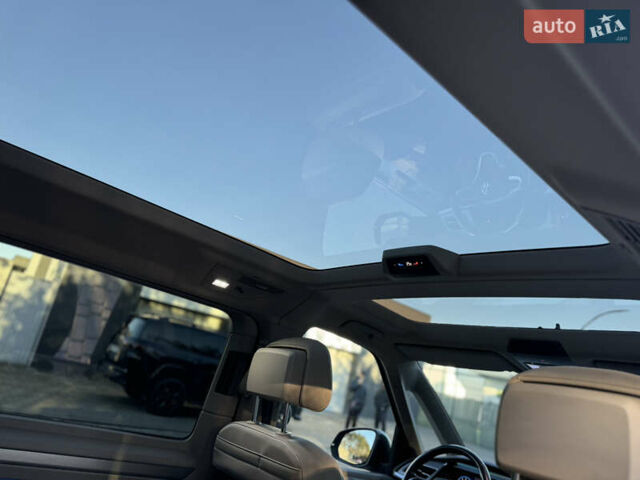 Черный Фольксваген Мультиван, объемом двигателя 1.98 л и пробегом 36 тыс. км за 67000 $, фото 31 на Automoto.ua