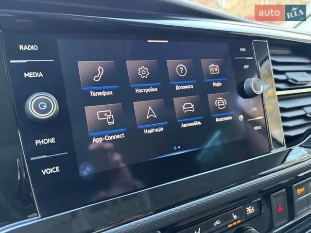 Черный Фольксваген Мультиван, объемом двигателя 2 л и пробегом 151 тыс. км за 55200 $, фото 17 на Automoto.ua