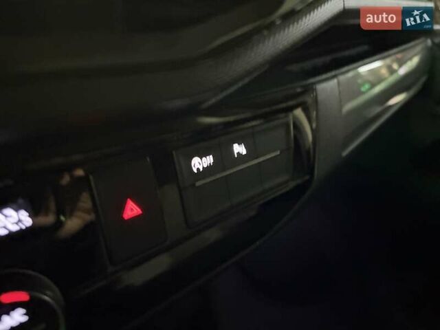 Черный Фольксваген Мультиван, объемом двигателя 2 л и пробегом 151 тыс. км за 59200 $, фото 34 на Automoto.ua