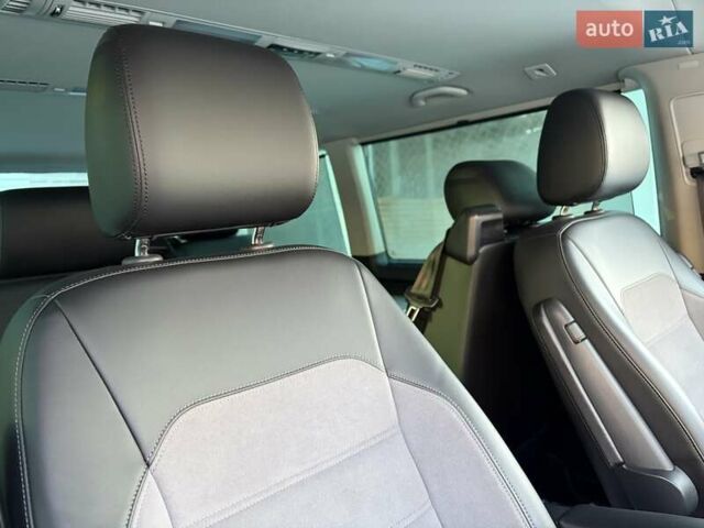 Черный Фольксваген Мультиван, объемом двигателя 2 л и пробегом 151 тыс. км за 55200 $, фото 20 на Automoto.ua