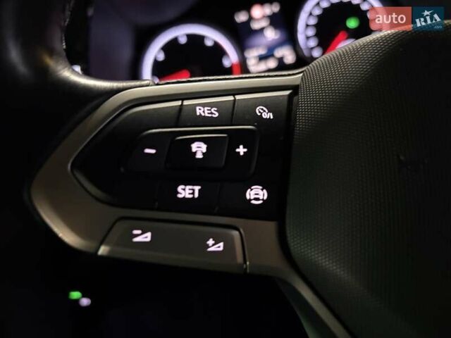 Черный Фольксваген Мультиван, объемом двигателя 2 л и пробегом 151 тыс. км за 59200 $, фото 30 на Automoto.ua