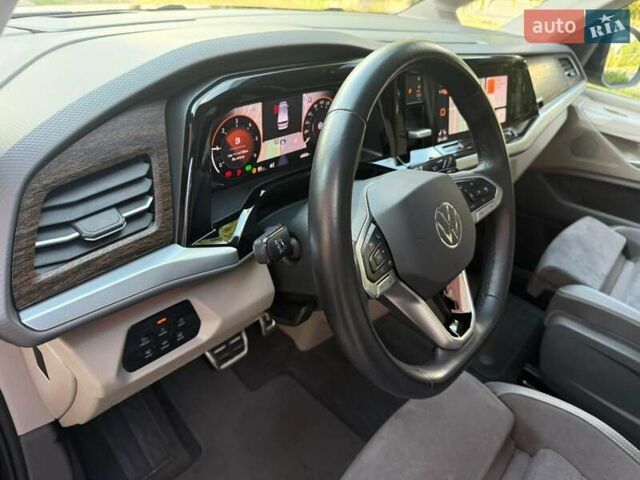 Черный Фольксваген Мультиван, объемом двигателя 1.97 л и пробегом 48 тыс. км за 69900 $, фото 31 на Automoto.ua