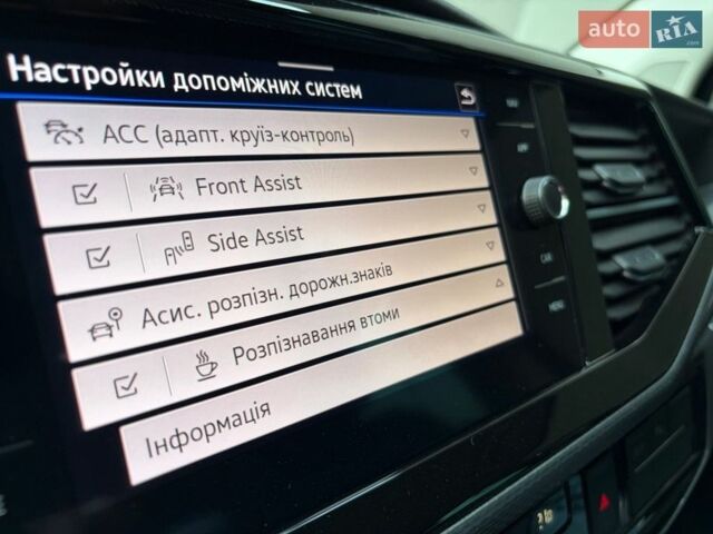 Черный Фольксваген Мультиван, объемом двигателя 2 л и пробегом 151 тыс. км за 52000 $, фото 16 на Automoto.ua