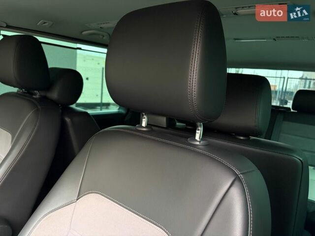 Черный Фольксваген Мультиван, объемом двигателя 2 л и пробегом 151 тыс. км за 52000 $, фото 44 на Automoto.ua