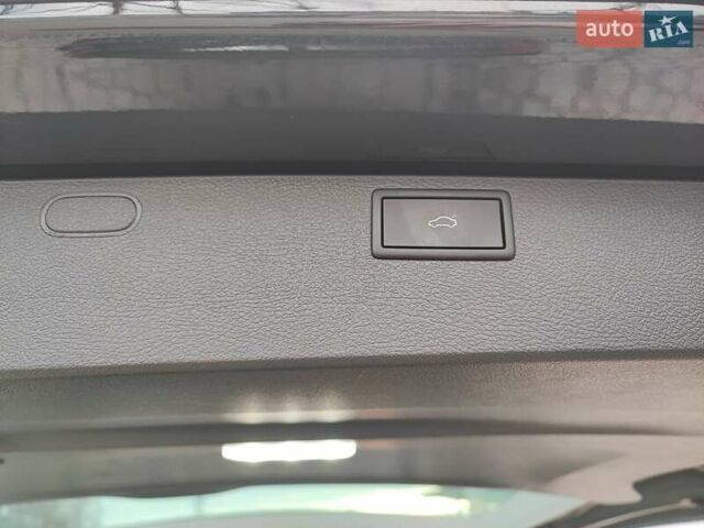 Черный Фольксваген Мультиван, объемом двигателя 2 л и пробегом 59 тыс. км за 73500 $, фото 62 на Automoto.ua