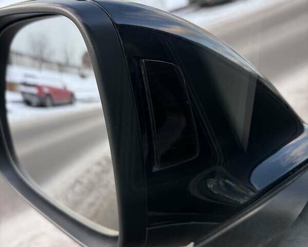 Черный Фольксваген Мультиван, объемом двигателя 2 л и пробегом 151 тыс. км за 55200 $, фото 2 на Automoto.ua