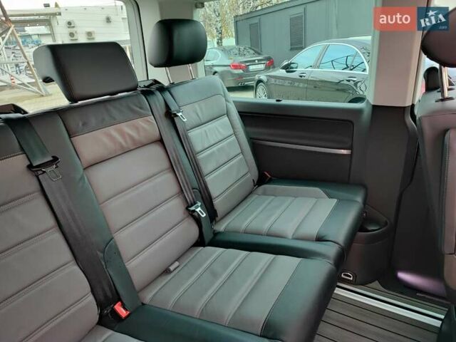 Черный Фольксваген Мультиван, объемом двигателя 2 л и пробегом 59 тыс. км за 73500 $, фото 23 на Automoto.ua