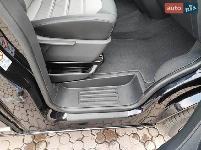 Черный Фольксваген Мультиван, объемом двигателя 2 л и пробегом 59 тыс. км за 73500 $, фото 48 на Automoto.ua