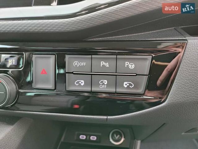 Черный Фольксваген Мультиван, объемом двигателя 2 л и пробегом 59 тыс. км за 73500 $, фото 43 на Automoto.ua