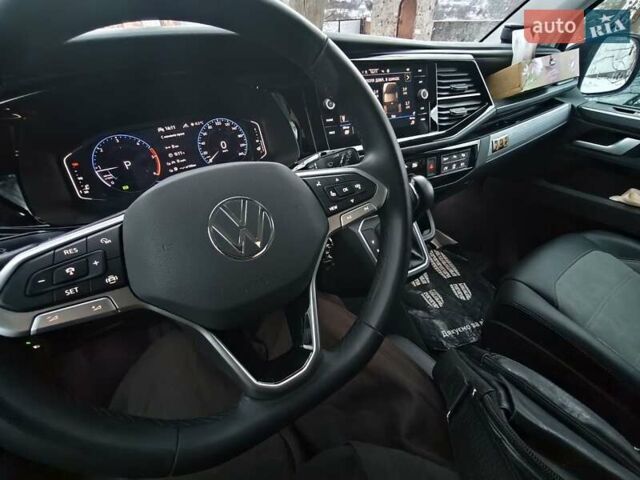 Черный Фольксваген Мультиван, объемом двигателя 1.97 л и пробегом 28 тыс. км за 90000 $, фото 5 на Automoto.ua